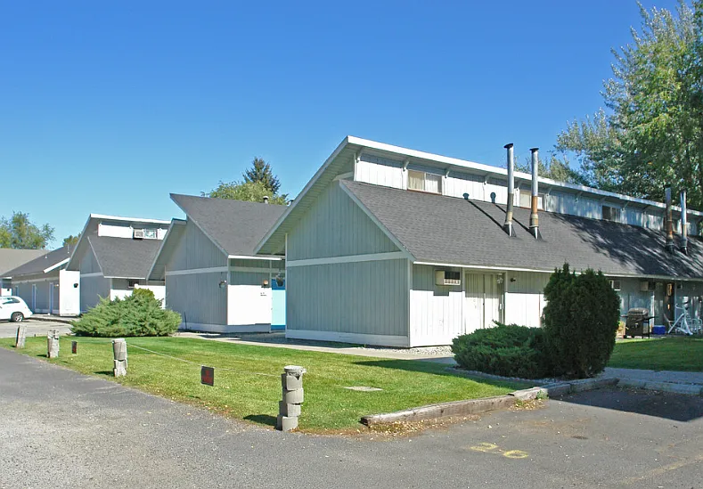 Regency Park Apartments