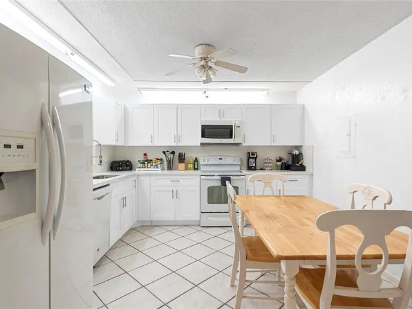 9625 Riverside Drive #4D, Coral Springs, FL 33071