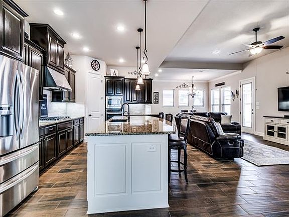5th image of 3103 Carrington Dr