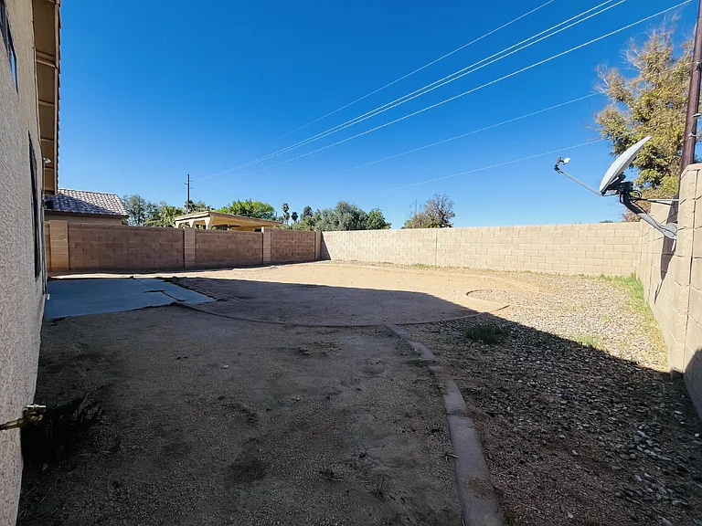 7332 N 70th Dr — Photo 24