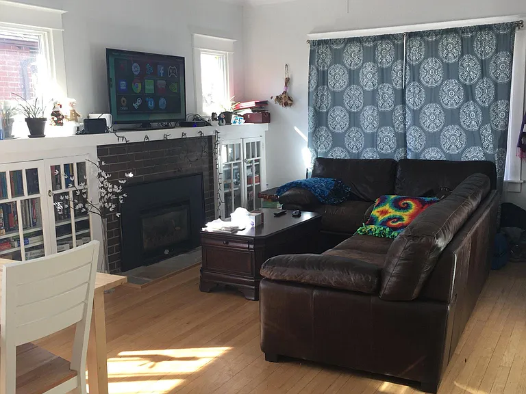 3210 N Vine St — Photo 3