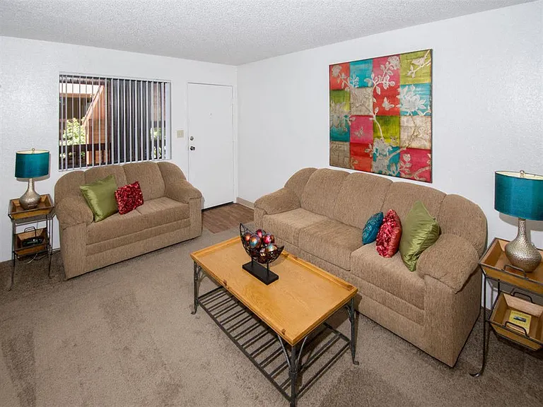 Butterfield Apartments — Photo 13