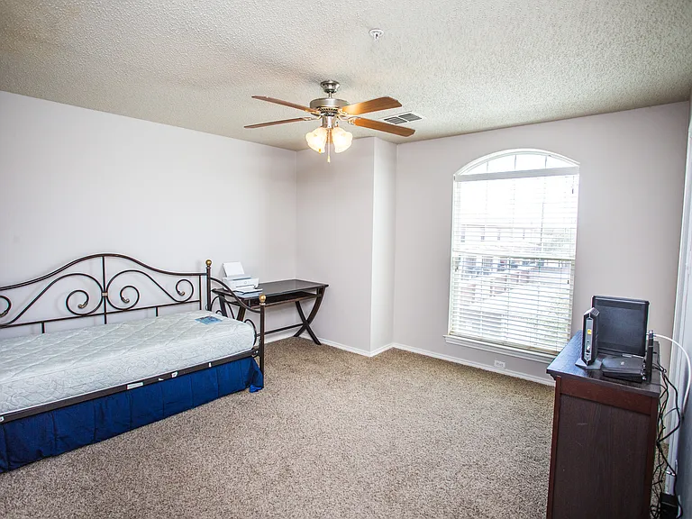 2108 Main St #4 — Photo 23