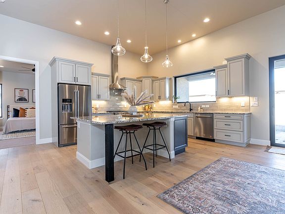 4th image of 2165 Peregrine Ct