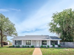 104 Voca St, Brady, TX 76825