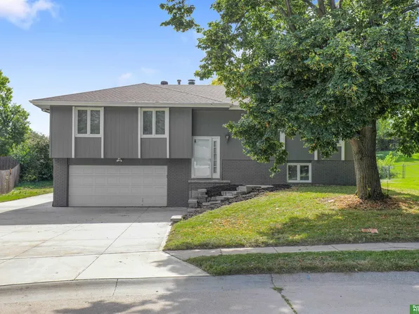 2523 S 165th St, Omaha, NE 68130