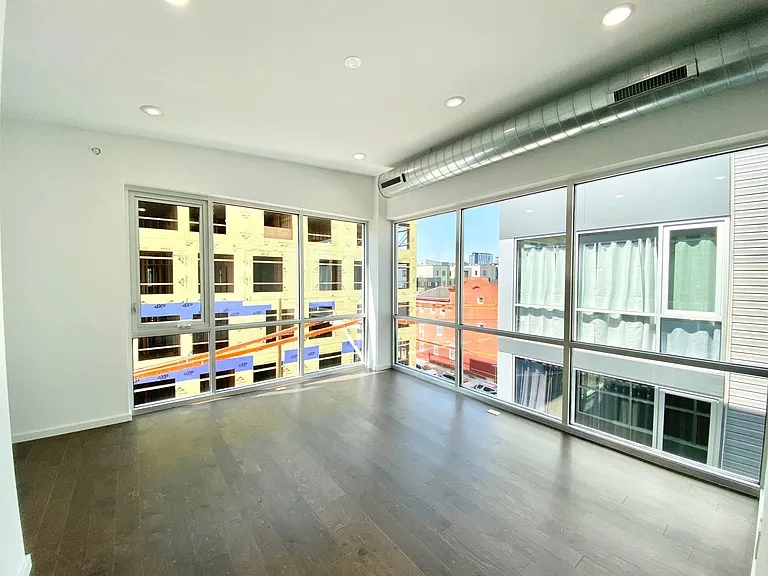 1233 N Franklin St #6 — Photo 13
