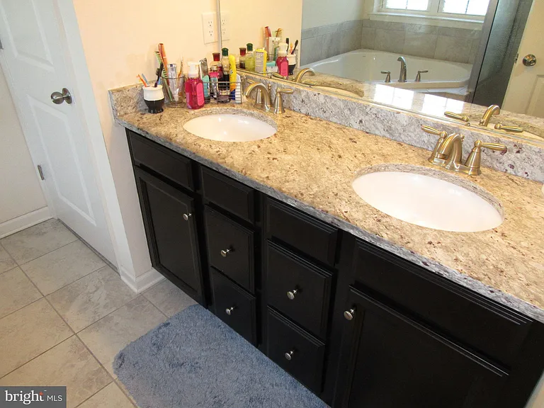 544 Liam Pl — Photo 16