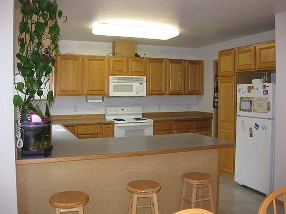 3rd image of 2383 Somerset Dr
