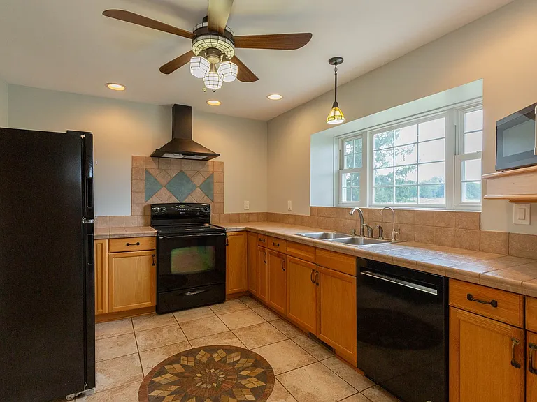 3093 Old Leetown Pike — Photo 14