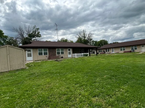 234 Searle St #5, Whiting, KS 66552