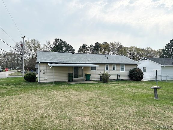 2nd image of 3301 Sussex Dr