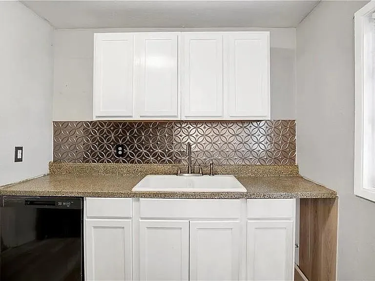 3764 Autumndale Dr — Photo 7