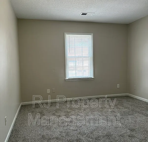 3400 Lord Dunmore Cv — Photo 24