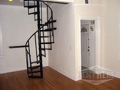 2nd image of 1756 W Cornelia Ave #2