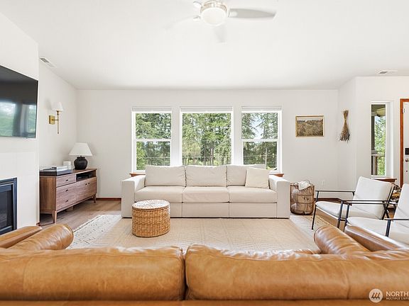 4th image of 1207 34th Street