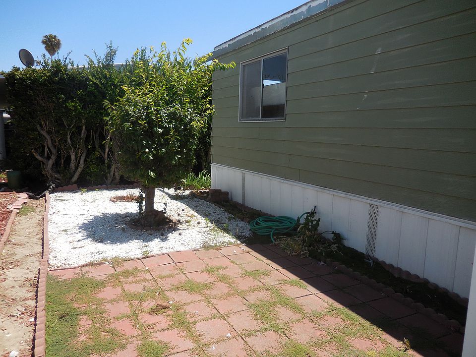 1st image of 422 Honolulu Cir