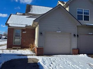 48713 Chelmsford Ct, Chesterfield, MI 48047