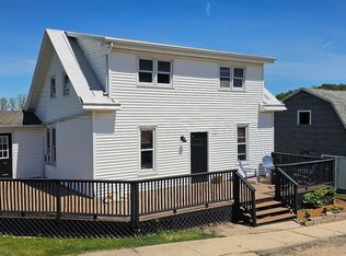 133 N Washington St, Elizabeth, IL 61028