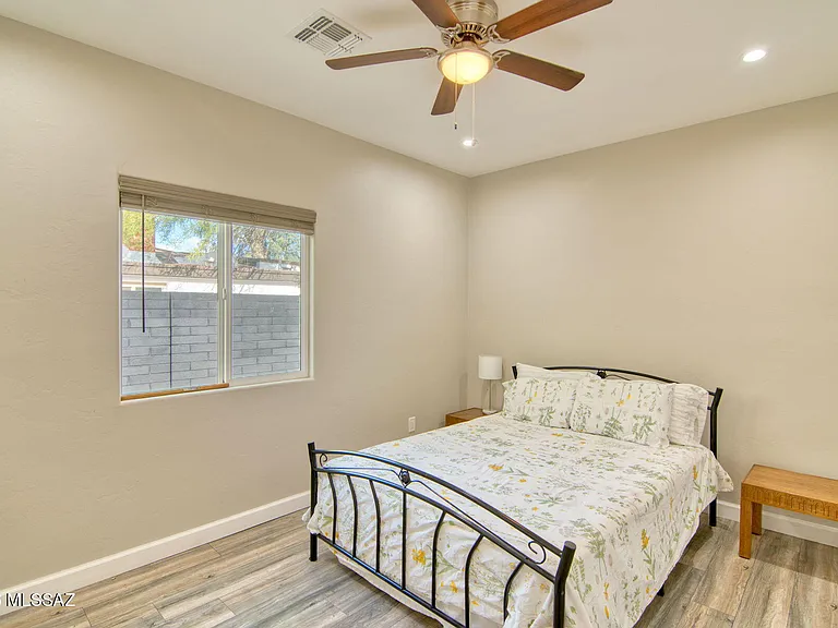 3304 E Elida St — Photo 23