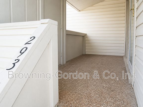 2nd image of 810 Bellevue Rd APT 293