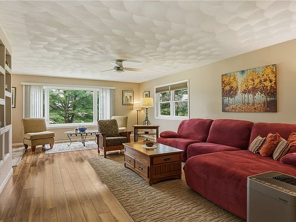 5th image of 6 Bailey Dr