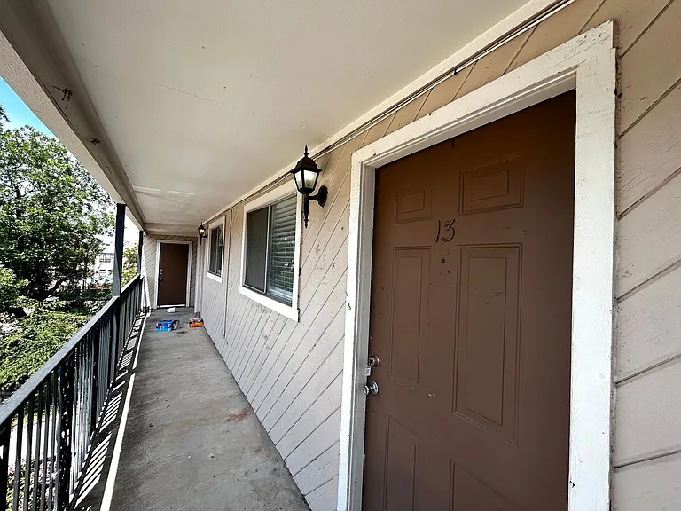 1010 W 23rd St #13 — Photo 20