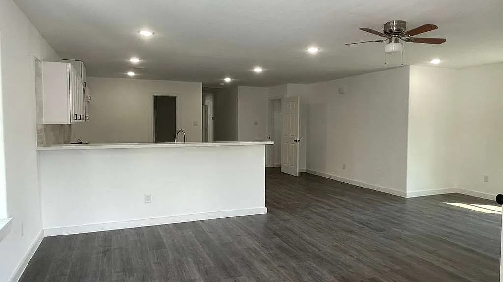 3 bed, 2.5 bath, 1900 sqft, $1,750 — Photo 4