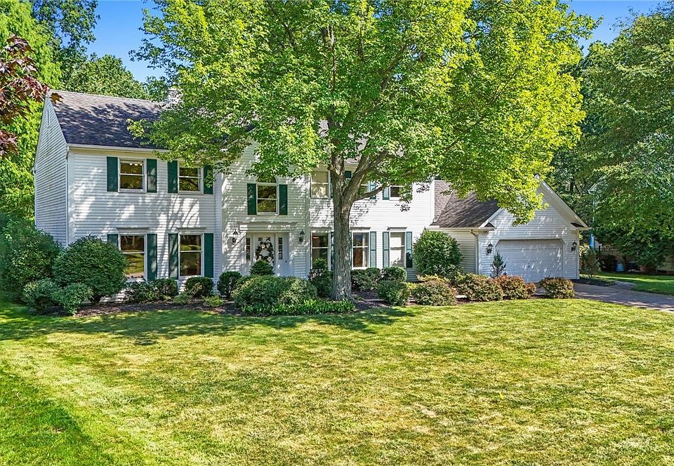 1st image of 385 Sycamore Cir