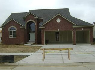 16004 Moore Park Dr, Macomb Township, MI 48044