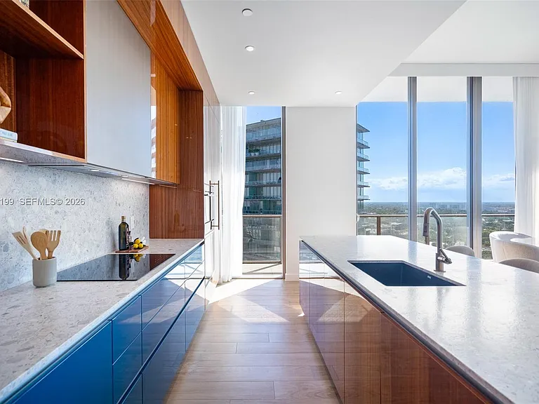 2655 S Bayshore Dr #1911 — Photo 15