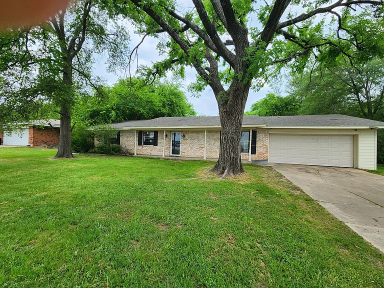 1708 Posey Ln — Photo 1