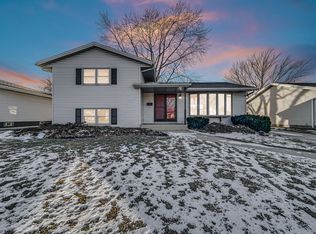 9220 Wildwood Dr, Highland, IN 46322