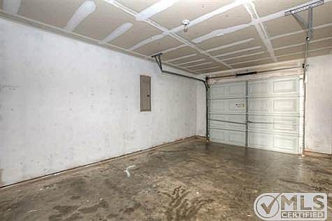 5th image of 2327 Kingsway Dr