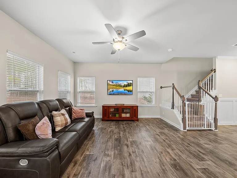 304 Beacon Hill Rd — Photo 5