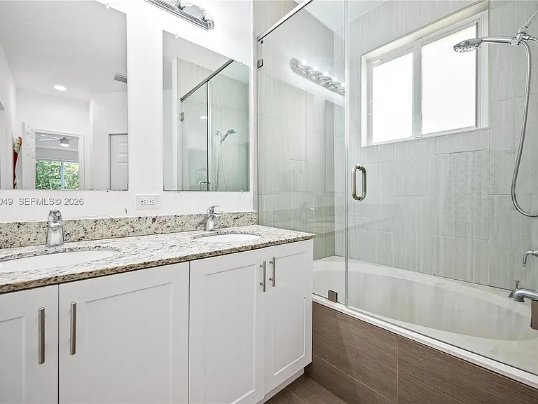 445 Conservation Dr — Photo 15
