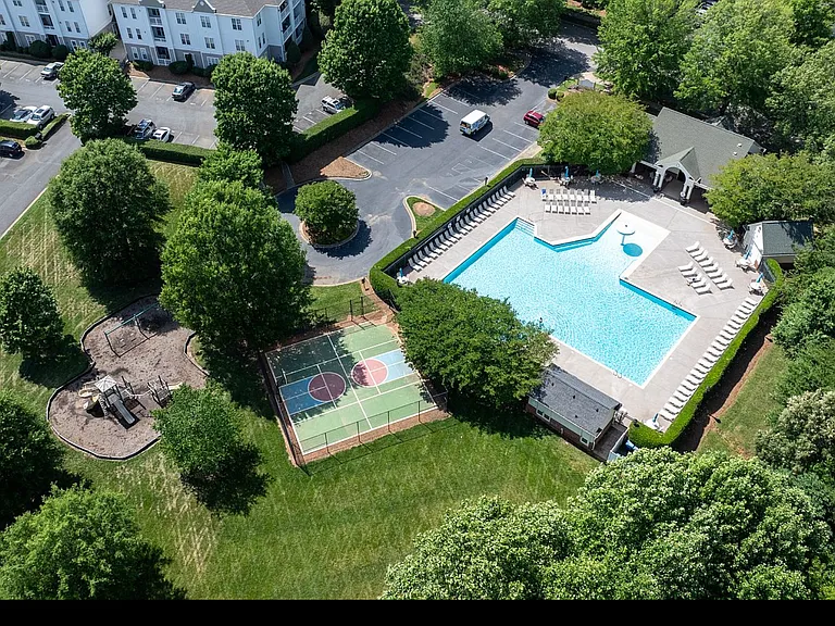 17610 Delmas Dr — Photo 28