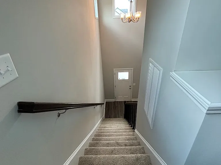 906 Recurve Ct — Photo 14