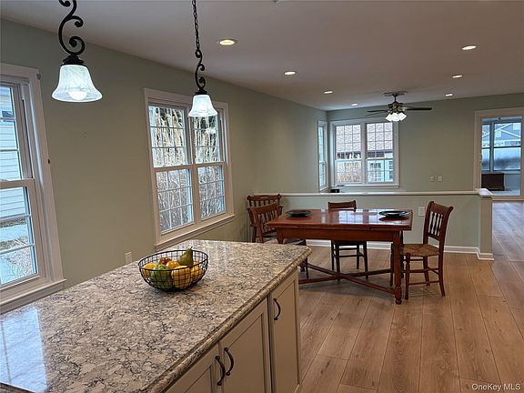 5th image of 498 Cranston Lane