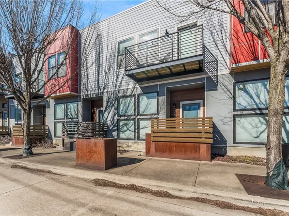 368 W 5th St, Fayetteville, AR 72701