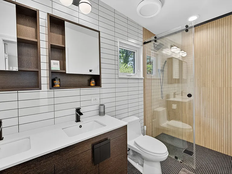 360 Elden Dr — Photo 14