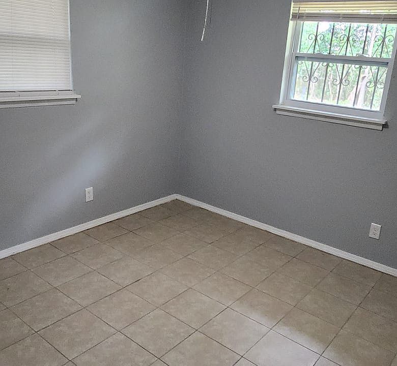 1st image of 1502 Kyle Dr