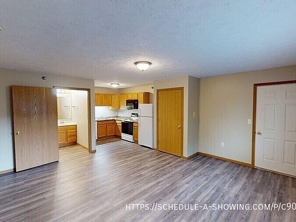 3rd image of 1007 W Ridge St #8