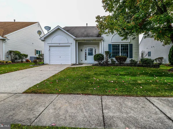 72 Cottage Ln E, Columbus, NJ 08022