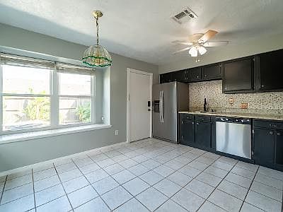 4th image of 12865 Clarewood Dr