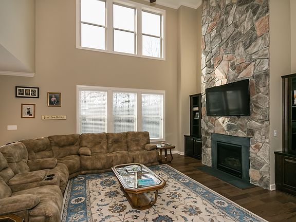 2nd image of 155 N San Agustin Dr