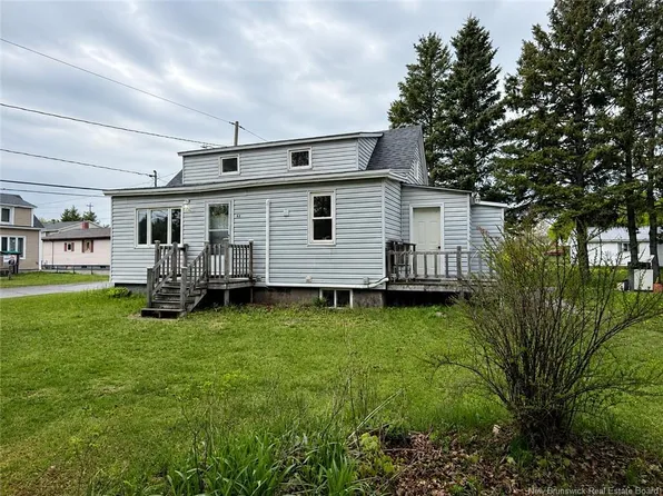 37 Saint Jean Baptiste St, Bouctouche, NB E4S 3W1