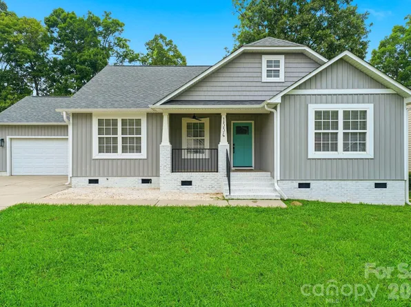 1556 Meadow Glen Ln, Rock Hill, SC 29730