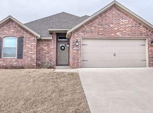 1003 Glass St, Cave Springs, AR 72718