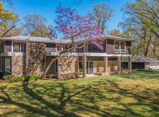 1N341 Indian Knoll Rd, West Chicago, IL 60185